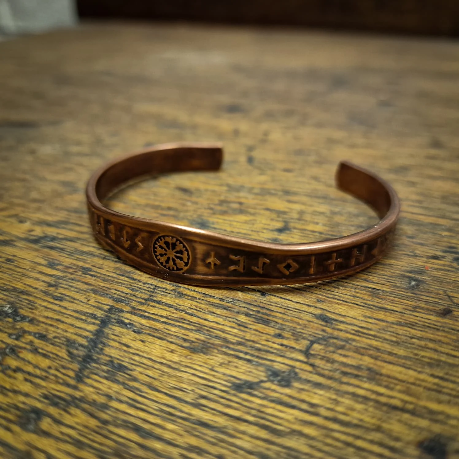 Antiqued Helm of Awe Cuff - Line End
