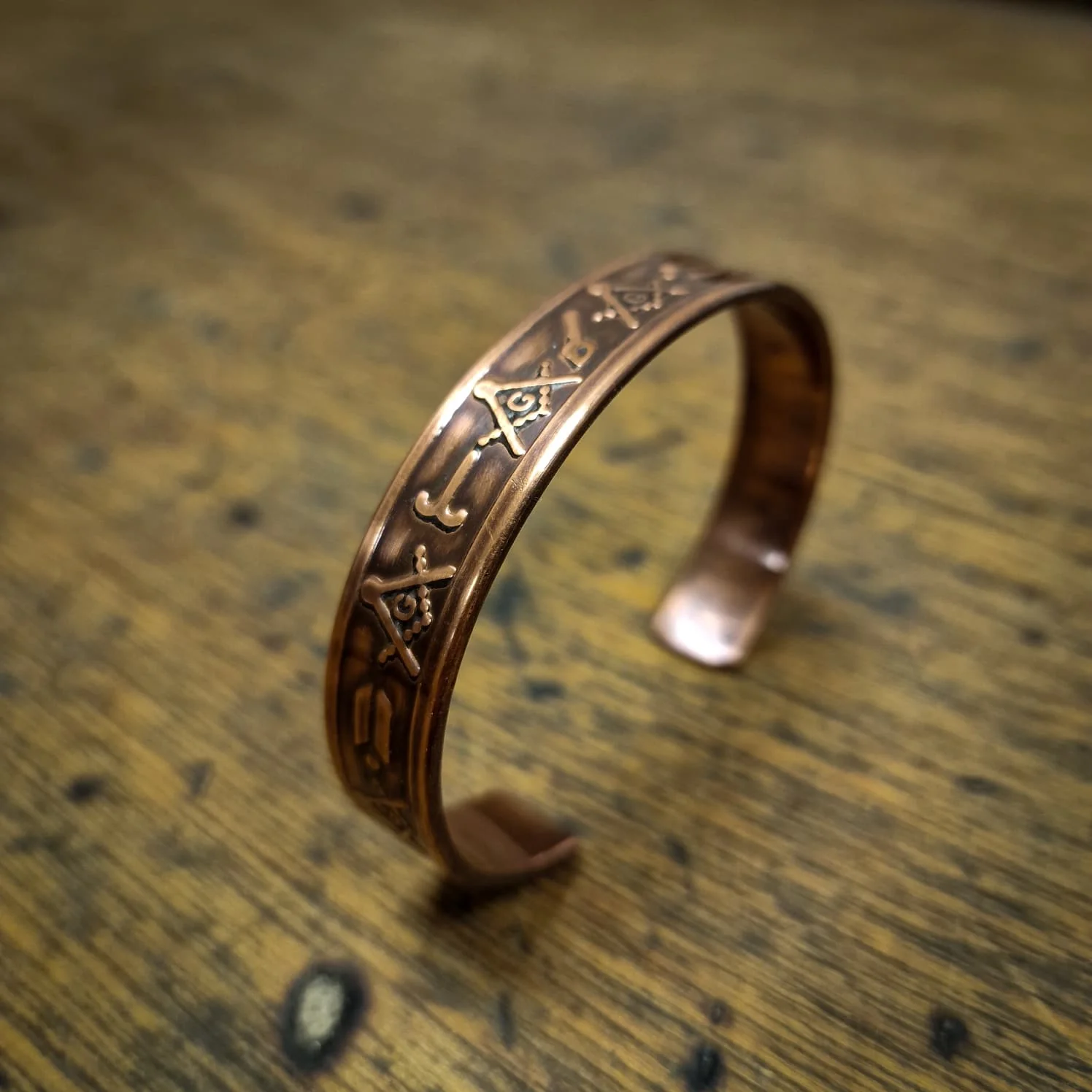 Antiqued Masons Copper Cuff - Line End - Image 2