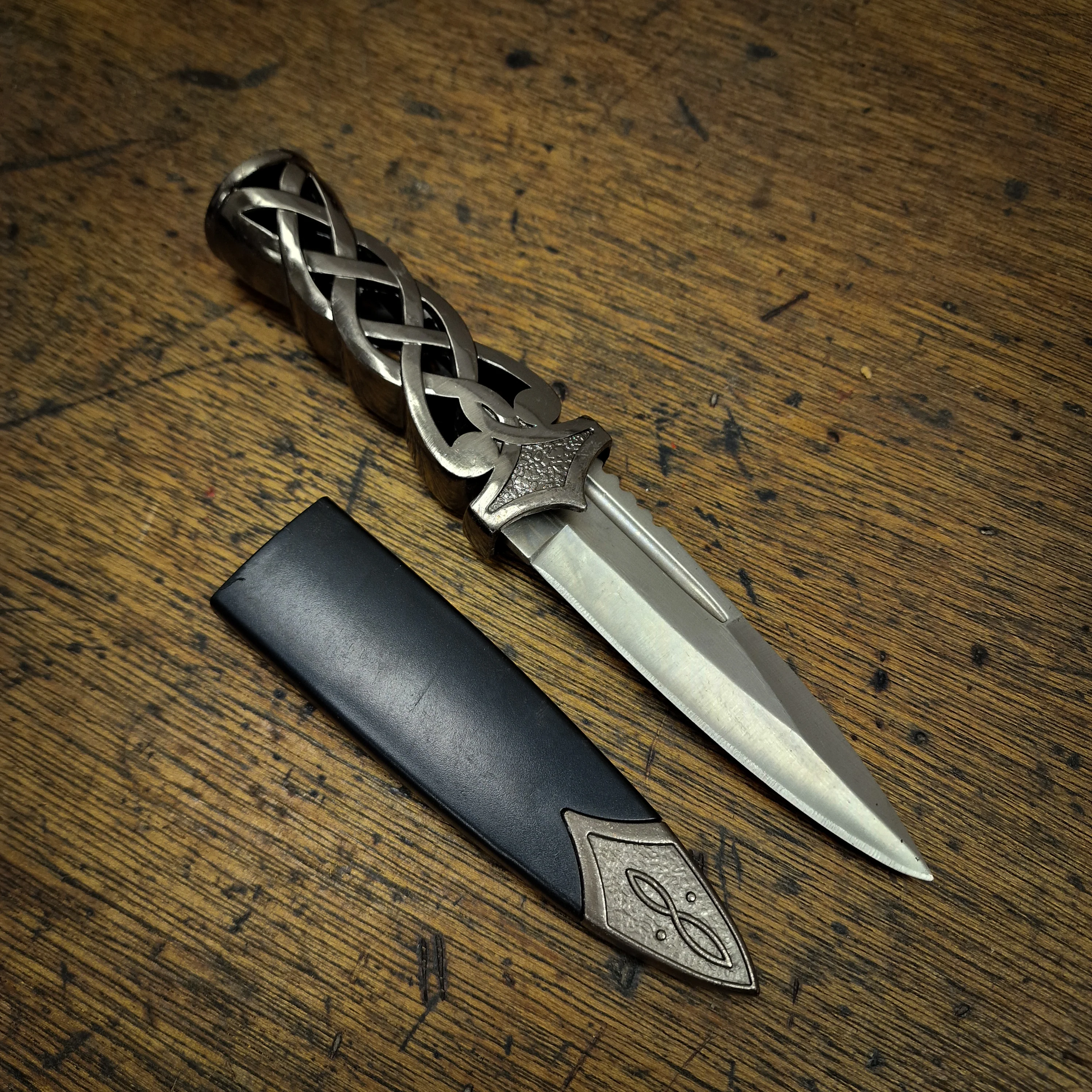Celtic Knotwork Dagger - Seconds