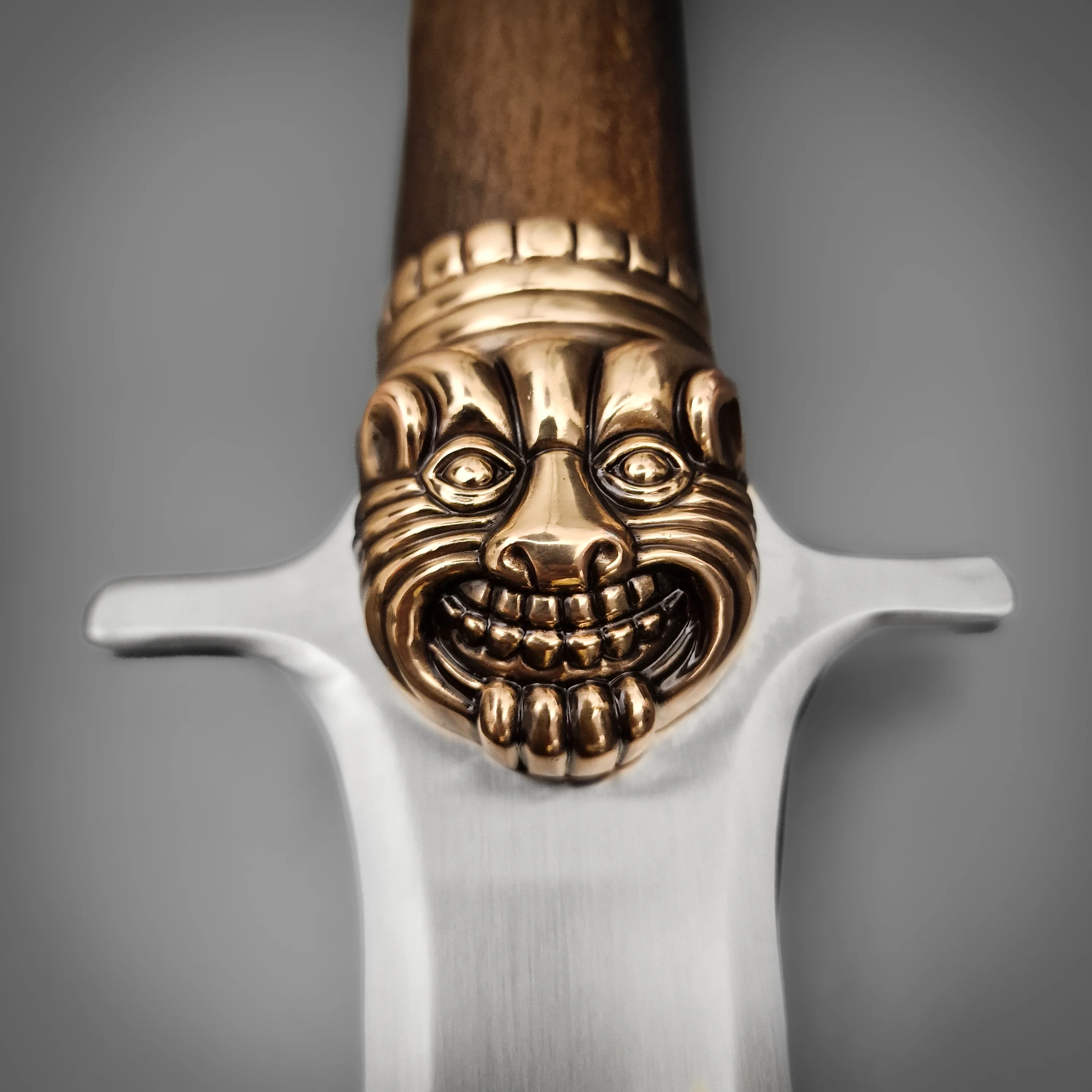 Conan the Barbarian Valeria Sword - Bronze - Image 4