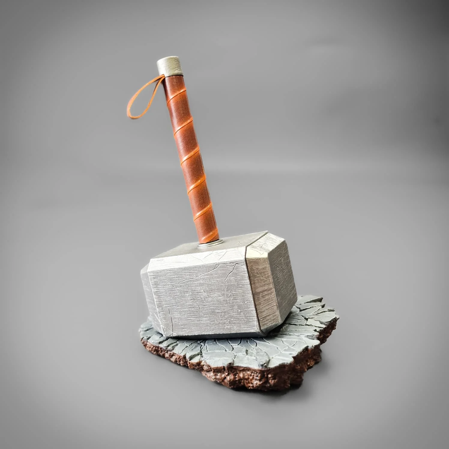 Magnetic Mjolnir Hammer Pen
