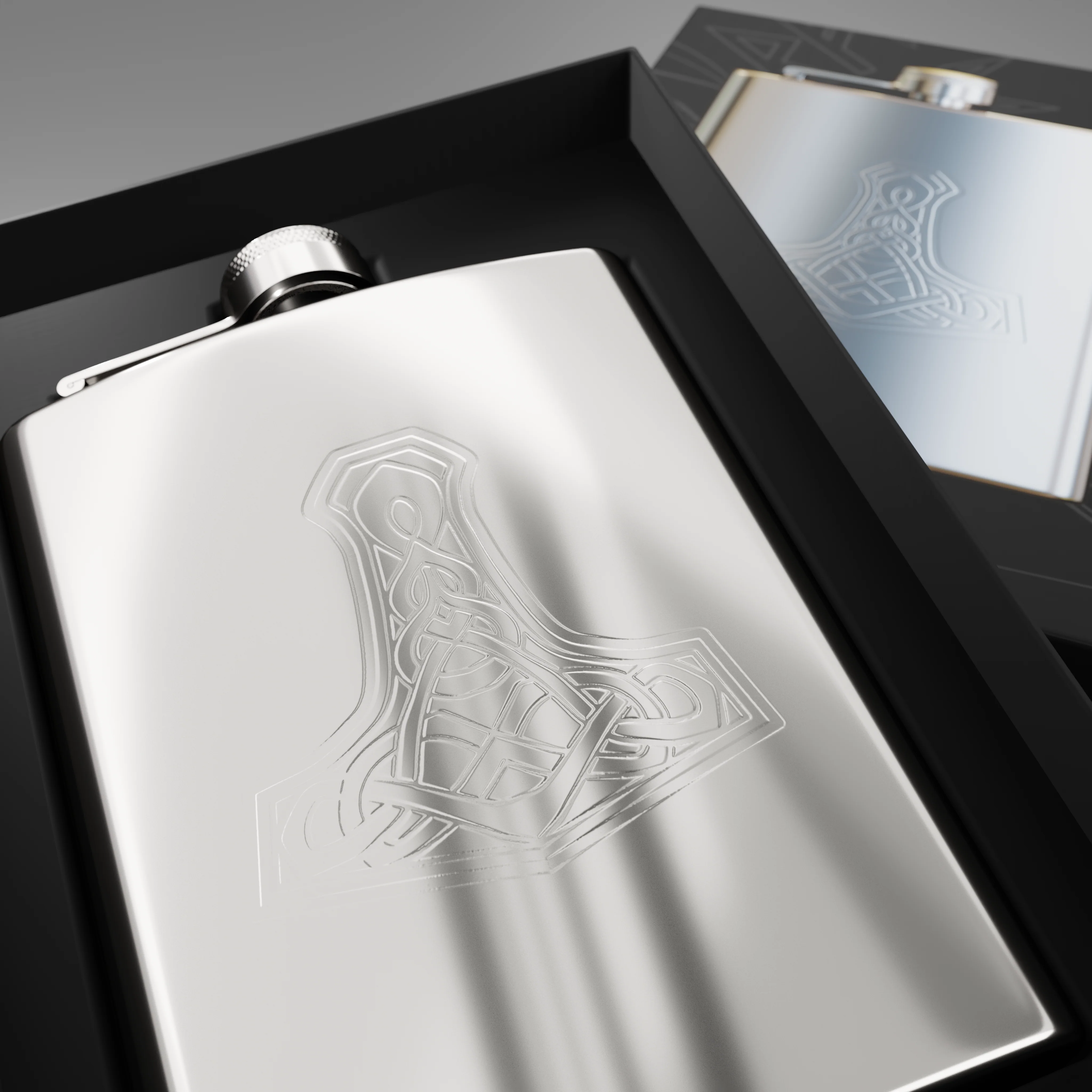 Mjolnir Hip Flask - Image 4