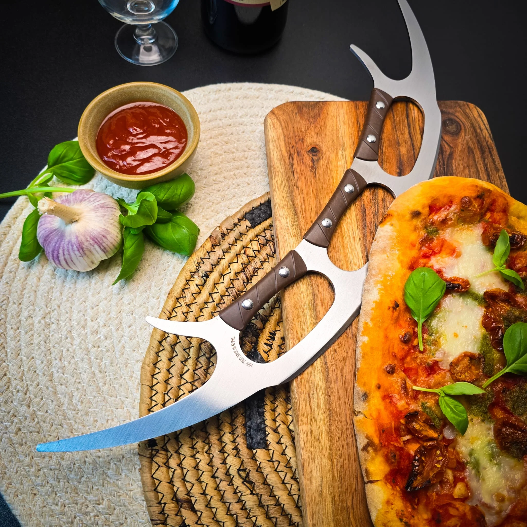 Star Trek™ Bat'leth Pizza Cutter - Image 7