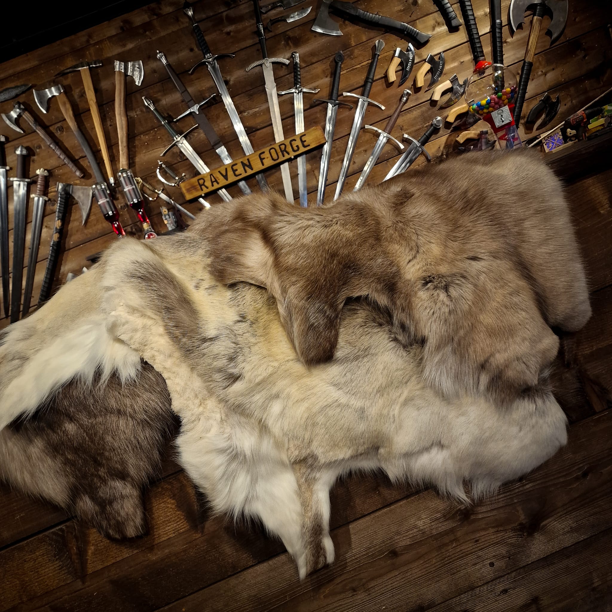 XL Reindeer Fur Hide - Seconds
